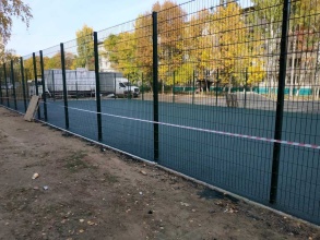 Забор на спортивную площадку 40 метров фото в Ржавках