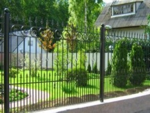 Кованые заборы на ленточном фундаменте 80 метров фото в Ржавках