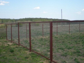Забор из сетки рабицы в натяг секционный 12 метров фото в Ржавках